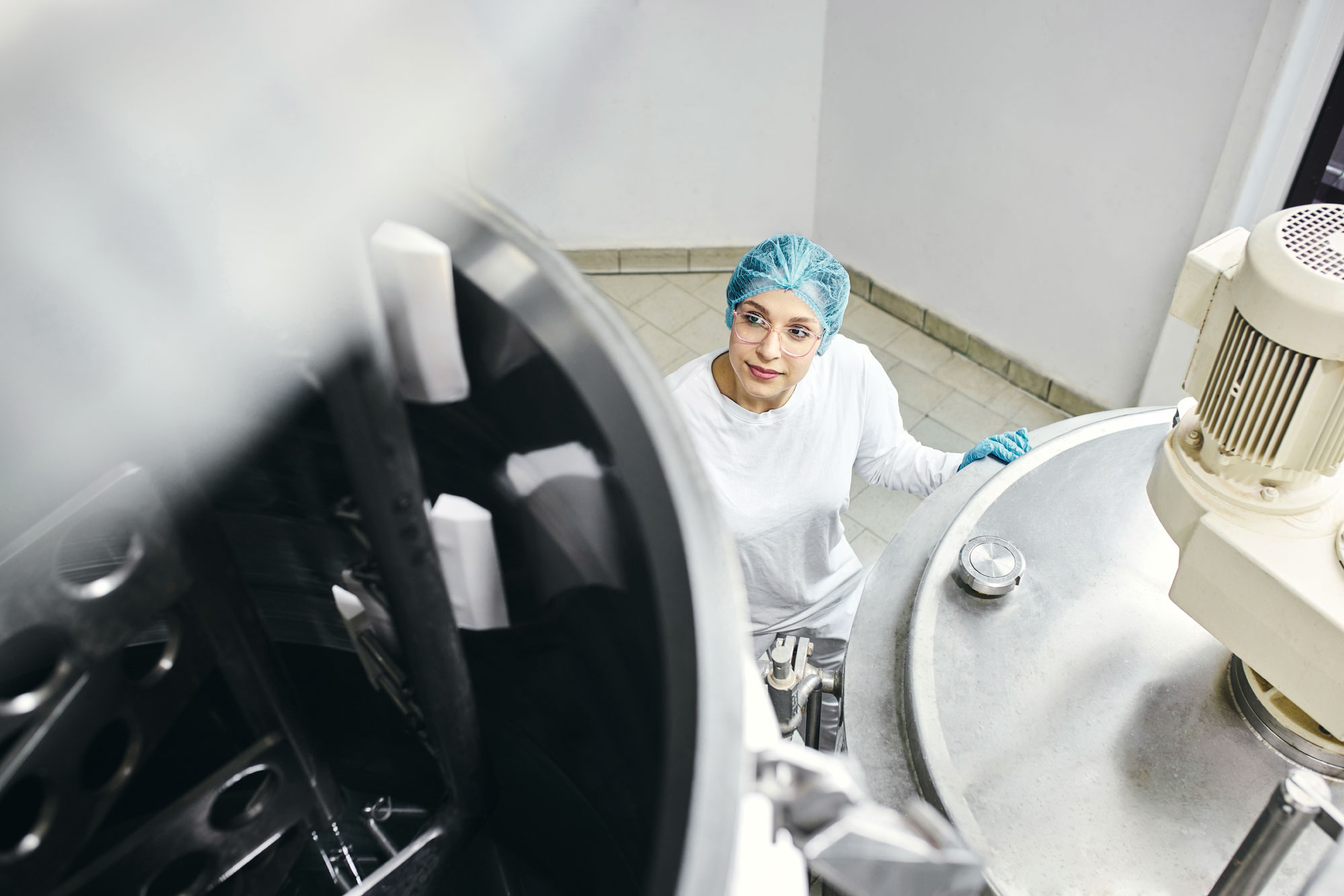 Custom Cosmetic Development and Contract Manufacturing at Cosmetic Service